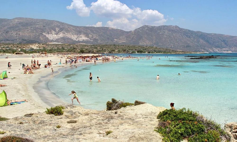 Κρήτη: “Φρένο” στα αυτοκίνητα στο Ελαφονήσι